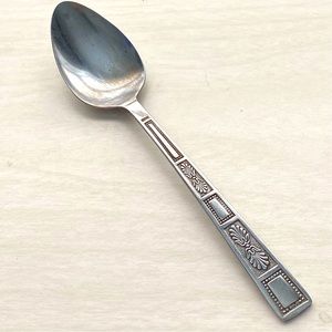 Vintage Lifetime Silver Leaves Spoon
